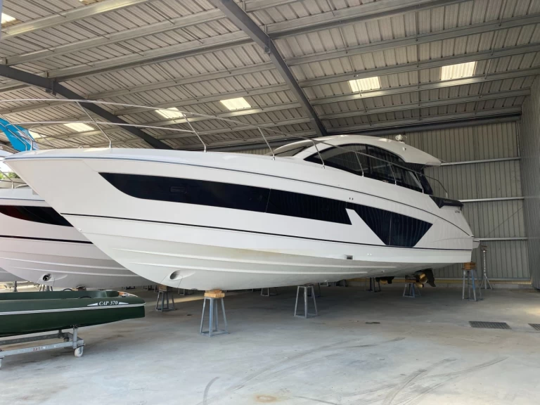 Noleggiare una Bénéteau Gran Turismo 45 a Ajaccio