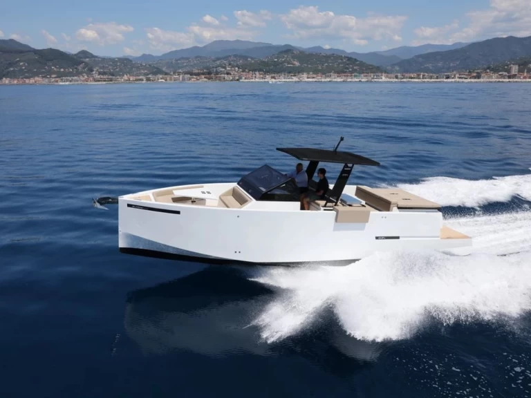Noleggio Barca a motore a Ajaccio – DE ANTONIO Yachts DE ANTONIO 34 OPEN