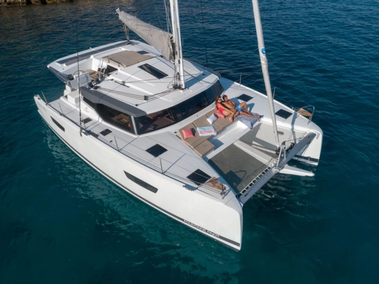 Noleggiare una Fountaine Pajot Astrea 42 a Ajaccio