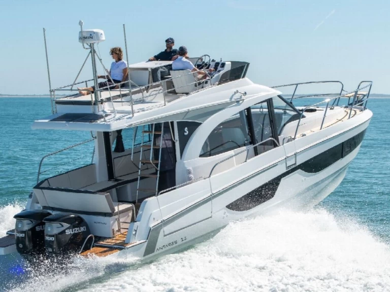Noleggio Barca a motore a Ajaccio – Bénéteau ANTARES 11 OB FLY