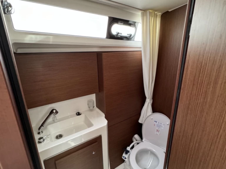 Noleggio barche Ajaccio economico OCEANIS 37.1 OCEANIS 37.1