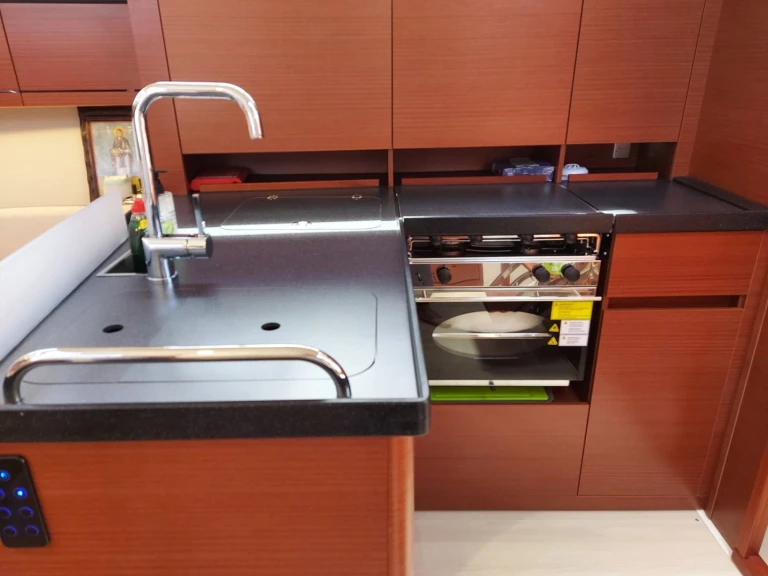 Noleggio Barca a vela a Lávrio – Hanse Hanse 418