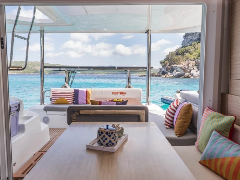 Noleggio barche Lagoon Lagoon 38 a Néa Péramos su Samboat