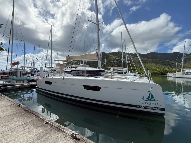 Noleggio Catamarano Fountaine Pajot con patente nautica