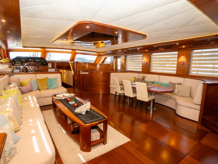 Noleggio Barca a vela  con patente nautica