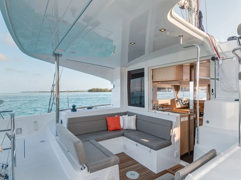 Noleggio a Port Vauban – Lagoon Lagoon 39 su SamBoat