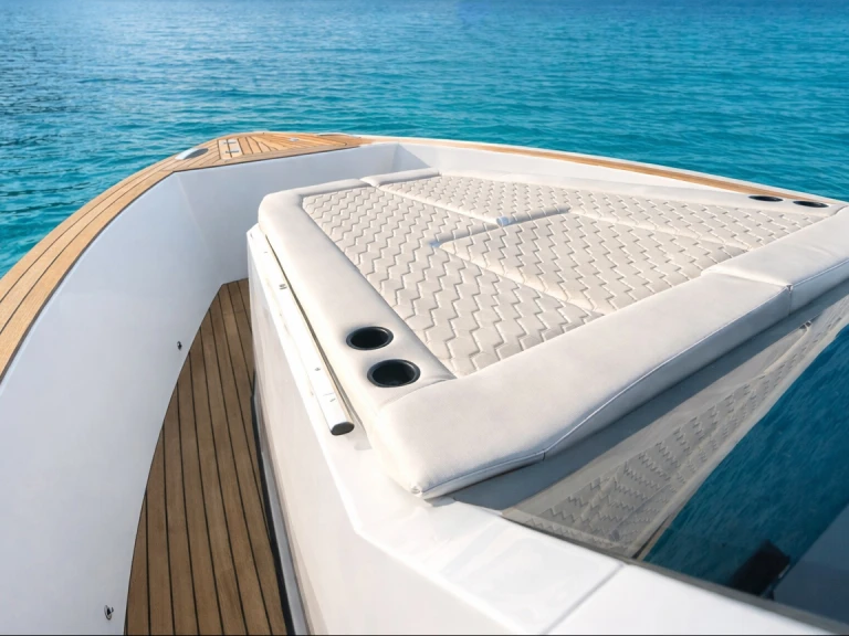 Noleggiare una Maxim Max 44R a Ibiza Town