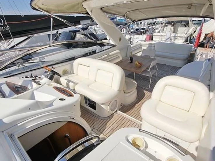 Noleggio Barca a motore con o senza skipper Sunseeker a Port Camille Rayon