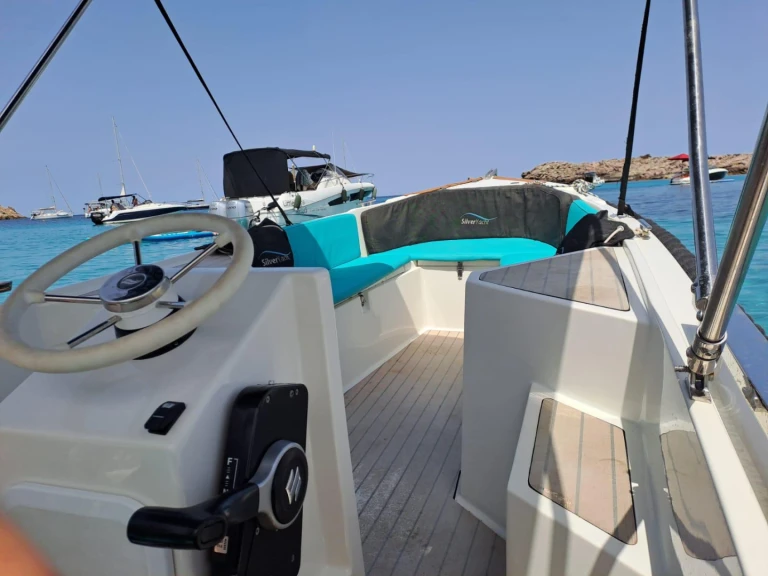 Noleggio Barca a motore a Málaga – Silver 495 classic