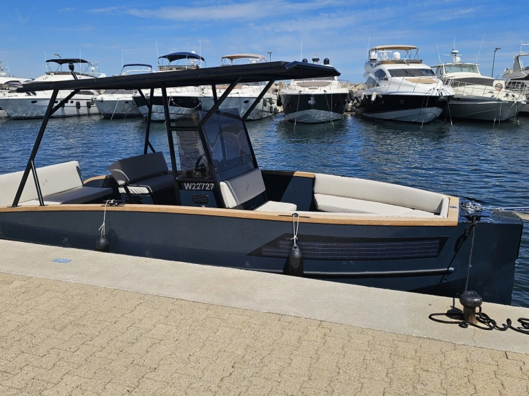E-soleboat E-sole 750 da affittare a  San Fiorenzo