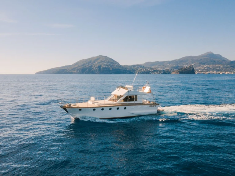 Noleggio a Procida – San Lorenzo San Lorenzo 42s su SamBoat