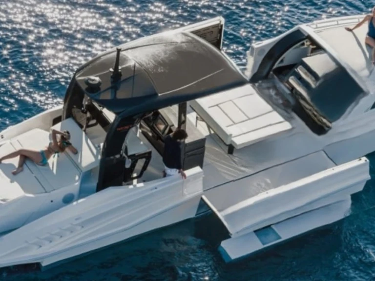 Barca a motore a noleggio a Rodi (Citta) al miglior prezzo