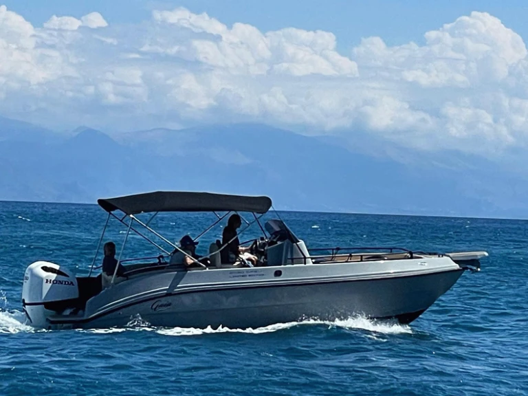 Barca a motore a noleggio a Parenzo (Poreč) al miglior prezzo