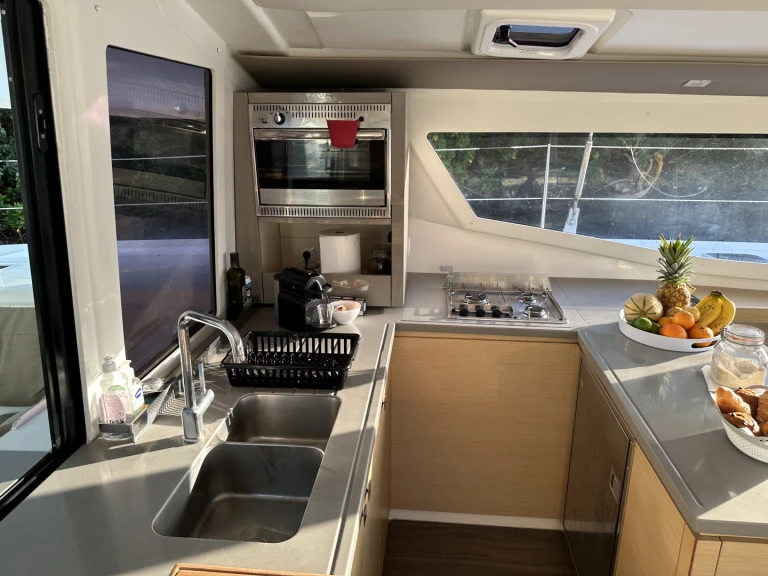 Noleggio barche Fountaine Pajot Helia 44 a Pointe-à-Pitre su Samboat
