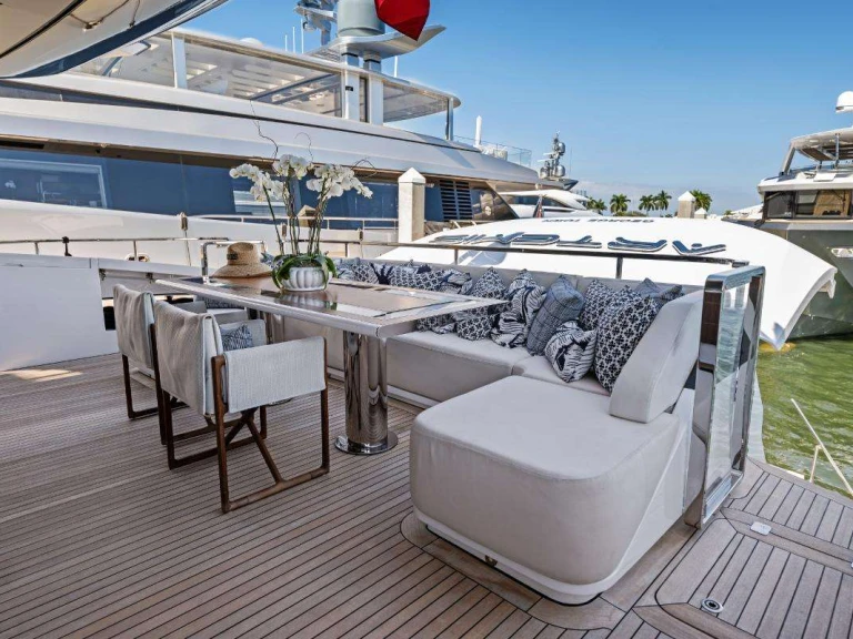Noleggio Yacht di lusso Mangusta con patente nautica