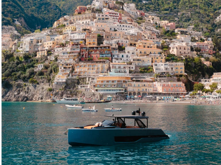 Noleggio barche Sorrento economico A 46 Luxury Tender