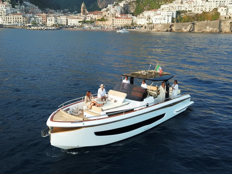 Noleggio barche Allure 38 a Porto di Amalfi Marina Coppola su Samboat