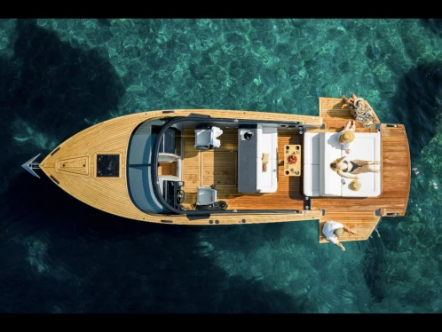 Barca a motore a noleggio a Spalato al miglior prezzo