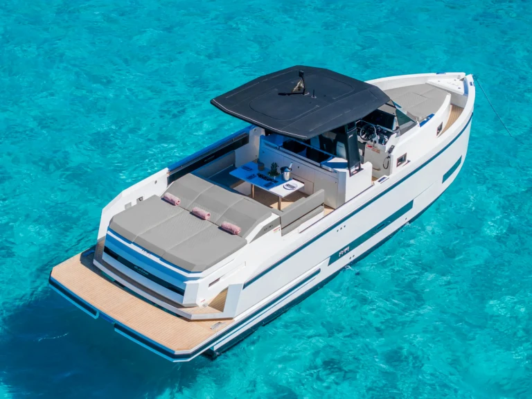 Noleggiare una De Antonio d36 a Alyki