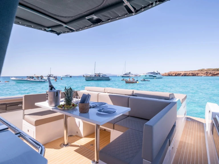 Noleggio Barca a motore a Alyki – De Antonio d36