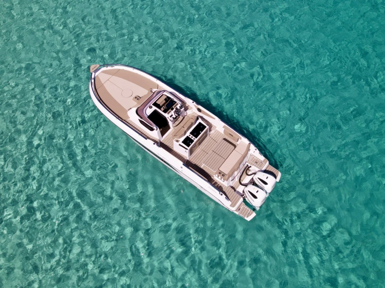 Noleggio barche Ranieri 330 LX a Ibiza Town su Samboat