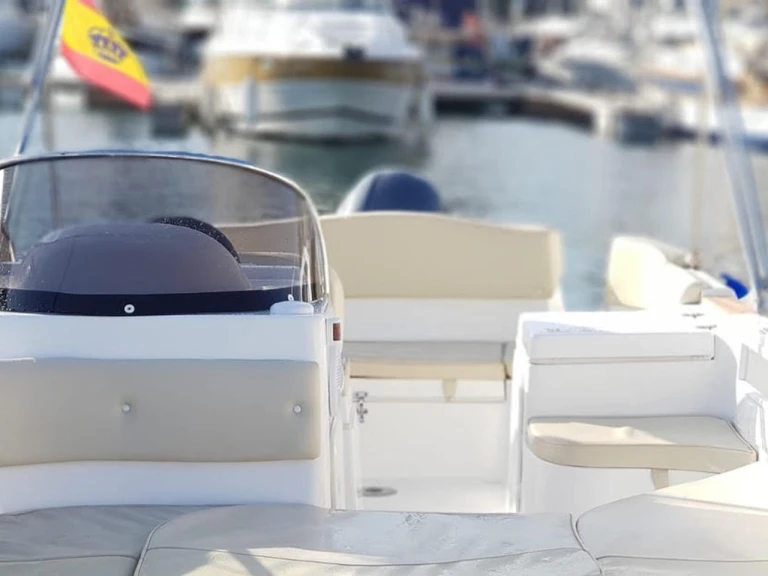 Barca a motore a noleggio a Alcúdia al miglior prezzo