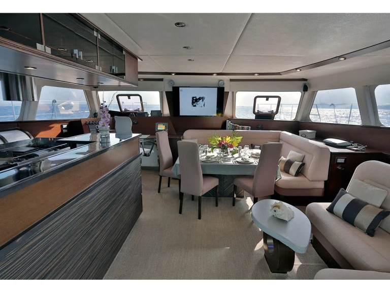 Noleggio Catamarano Sunreef con patente nautica