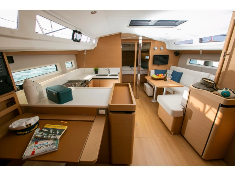 Jeanneau Sun Odyssey 440 da affittare a  Skiathos