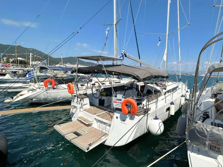 Jeanneau Sun Odyssey 440 da affittare a  Plataniás