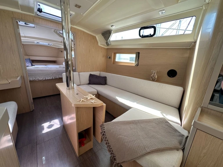 Noleggiare una Bénéteau Oceanis 41.1 a Cambrils