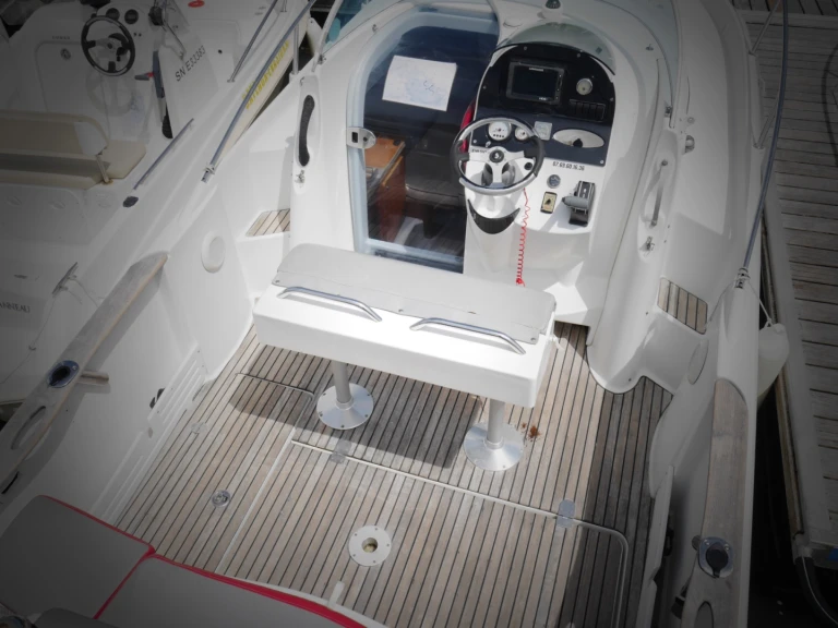 Noleggio Barca a motore Bénéteau con patente nautica