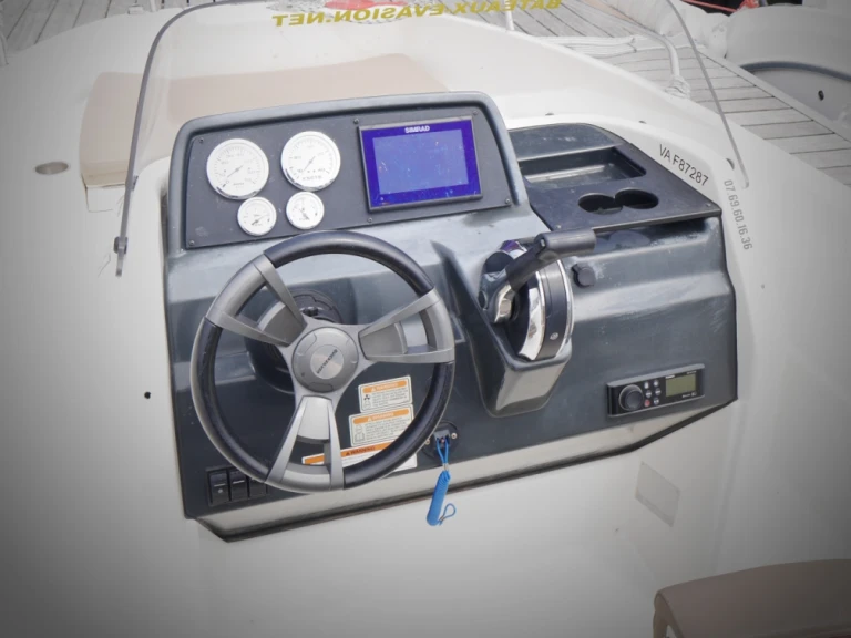 Noleggio Barca a motore Quicksilver con patente nautica