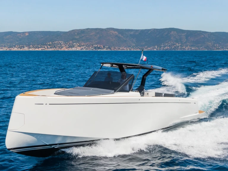 Noleggiare una Pardo Yachts Pardo 43 a Port Grimaud