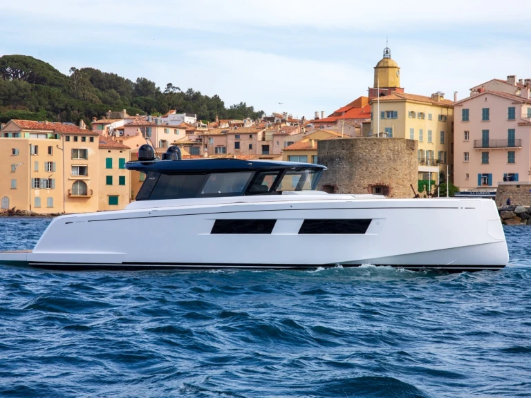 Noleggio Yacht di lusso a Saint-Tropez – Pardo Yachts PARDO 52 GT