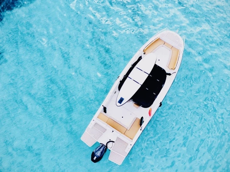 Barca a motore a noleggio a Palma de Maiorca al miglior prezzo