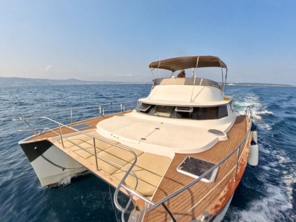 Noleggio Catamarano Fountaine Pajot con patente nautica