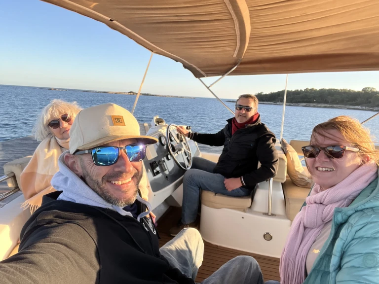 Noleggio Barca a motore con o senza skipper Fountaine Pajot a Monaco