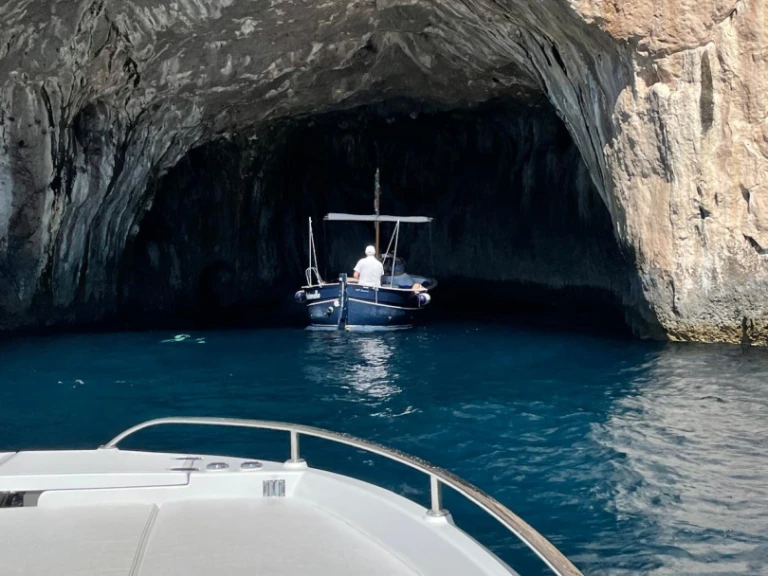 Barca a motore a noleggio a Napoli al miglior prezzo