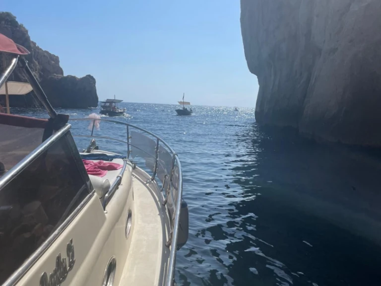 Noleggiare una Darlin Gozzo napoletano veloce  a Napoli