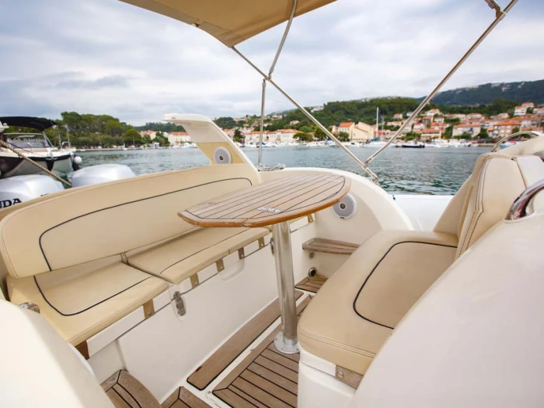 Noleggio Gommone Marlin Boat con patente nautica