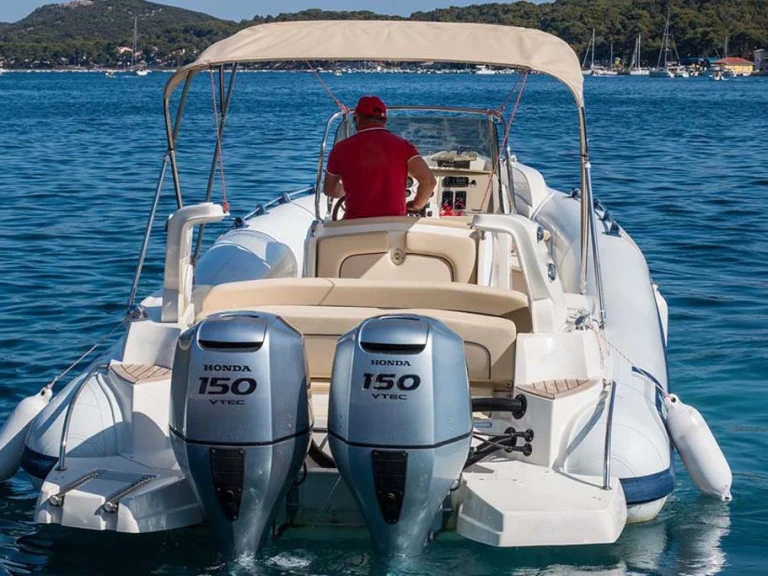 Marlin Boat 26 da affittare a  Medulin