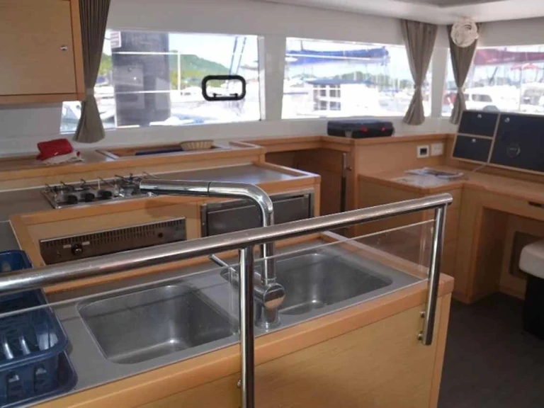 Noleggio a Gouviá – Lagoon Lagoon 450 Sport Top su SamBoat