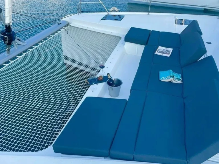 Noleggiare una Fountaine Pajot Astrea 42 a Punat