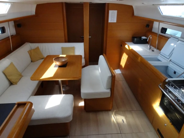 Noleggiare una Jeanneau Sun Odyssey 469 a Lefkáda
