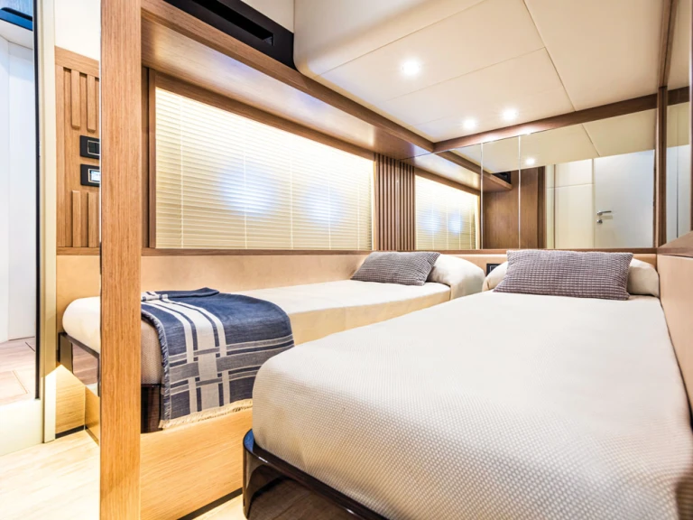 Barca a motore a noleggio a Seget Donji al miglior prezzo