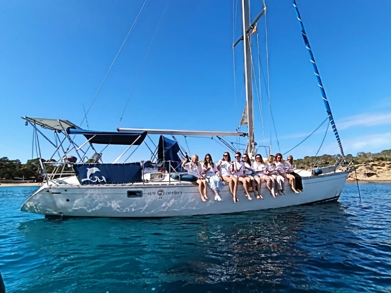 Barca a vela a noleggio a Sant Antoni de Portmany al miglior prezzo
