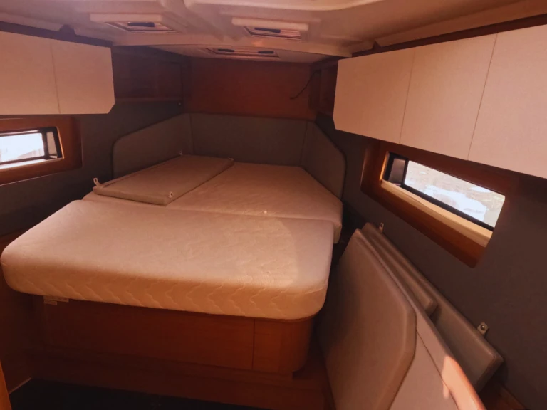 Noleggiare una Dufour Dufour 41 a Procida