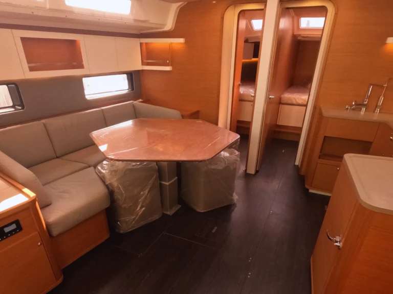 Barca a vela a noleggio a Procida al miglior prezzo