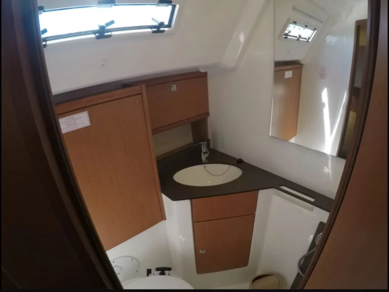 Barca a vela a noleggio a Lefkáda al miglior prezzo