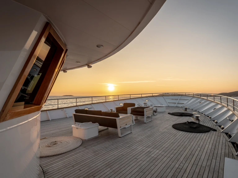 Noleggio Yacht di lusso a Spalato –  Motoryacht Karizma